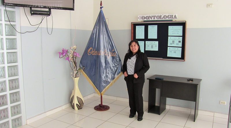 Mgr. C.D. Yessy Elizabeth Meléndez Arana, Directora de la Carrera Profesional de Odontología